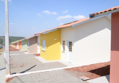 Lençóis Pta – Prefeitura e CDHU entregam mais 82 casas do Conjunto Alberto Trecenti